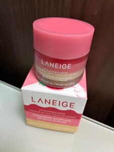 唇がいちごケーキ。